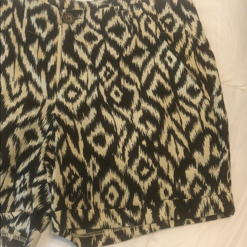 Saphari Style Shorts - Picture 2 of 3